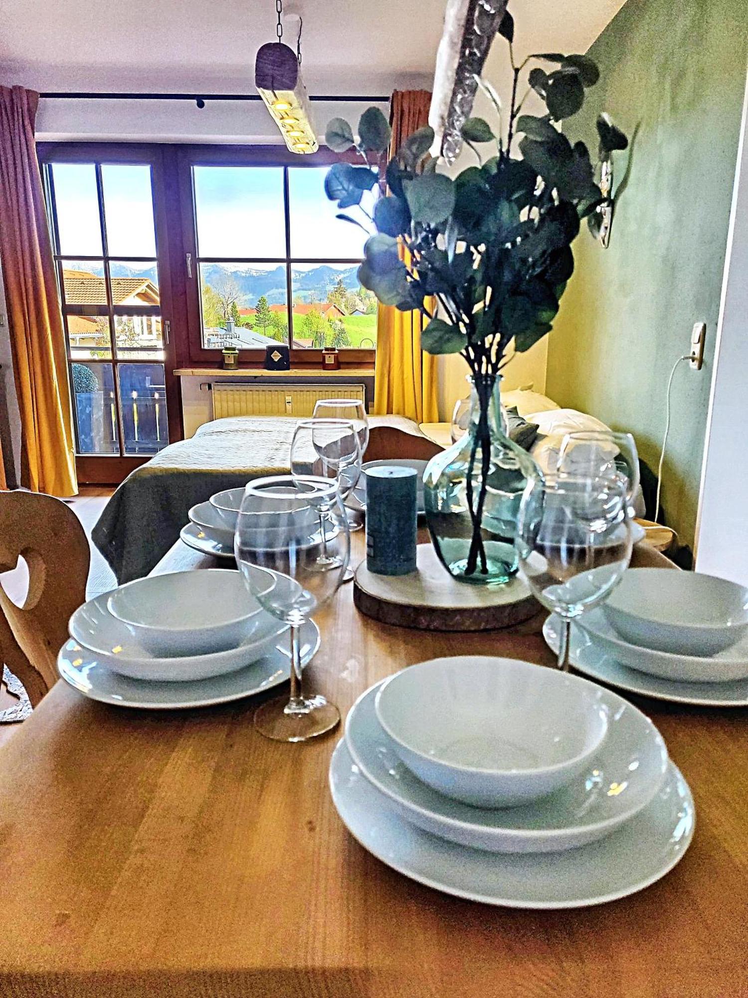 Lindners Hideaways - Bergnest Lodge - Bergblick Fewo 6 Pers Balkon Garten Hund Ski Unterkunft Luftkurort Oberreute Naehe Buchenegger Wasserfaelle Eistobel Bodensee Экстерьер фото