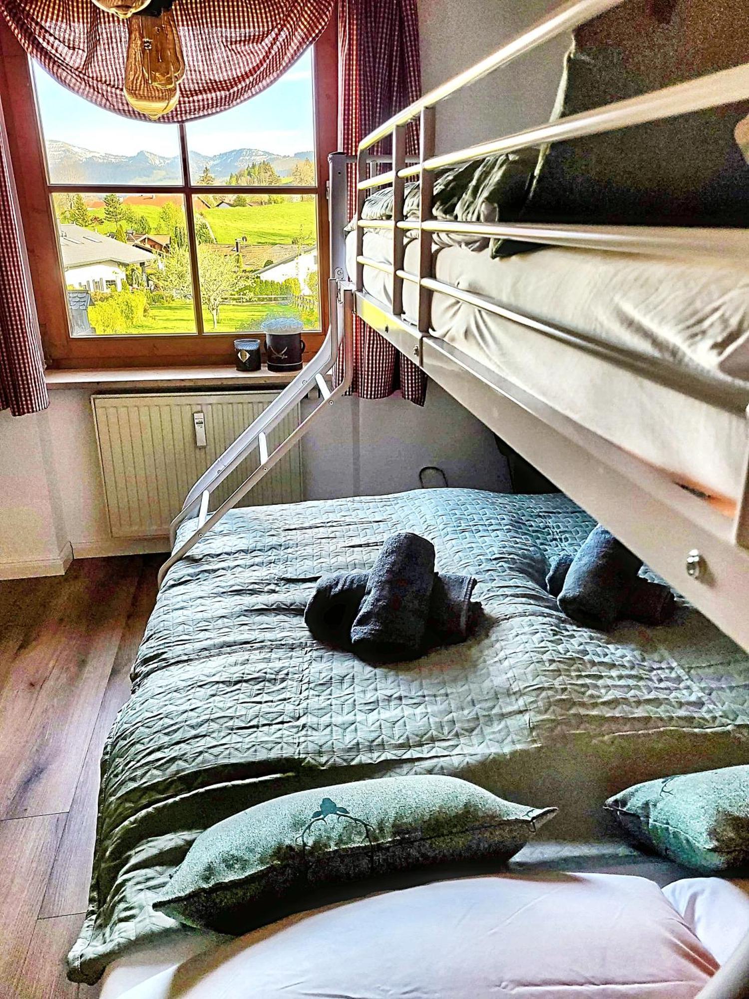 Lindners Hideaways - Bergnest Lodge - Bergblick Fewo 6 Pers Balkon Garten Hund Ski Unterkunft Luftkurort Oberreute Naehe Buchenegger Wasserfaelle Eistobel Bodensee Экстерьер фото