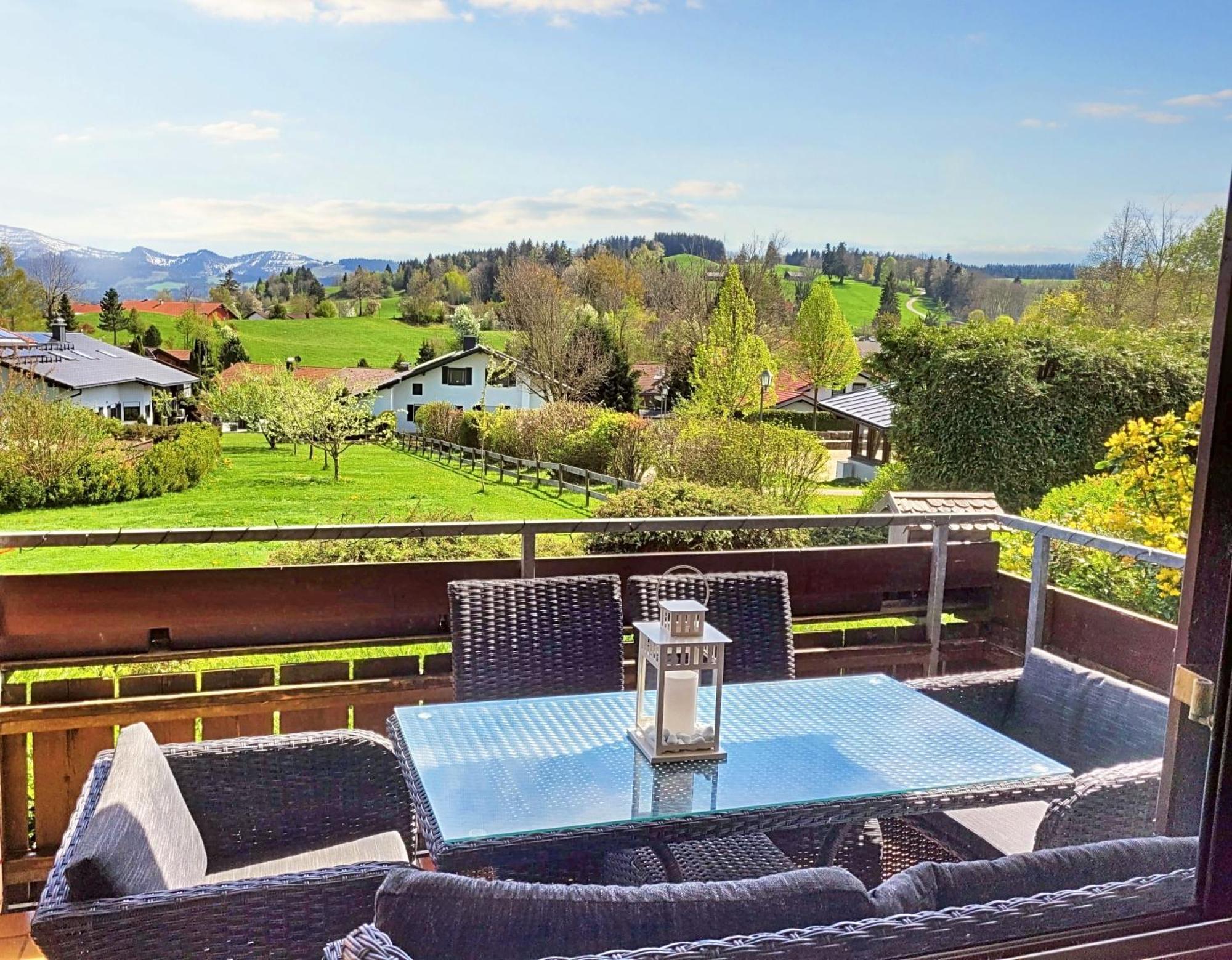 Lindners Hideaways - Bergnest Lodge - Bergblick Fewo 6 Pers Balkon Garten Hund Ski Unterkunft Luftkurort Oberreute Naehe Buchenegger Wasserfaelle Eistobel Bodensee Экстерьер фото