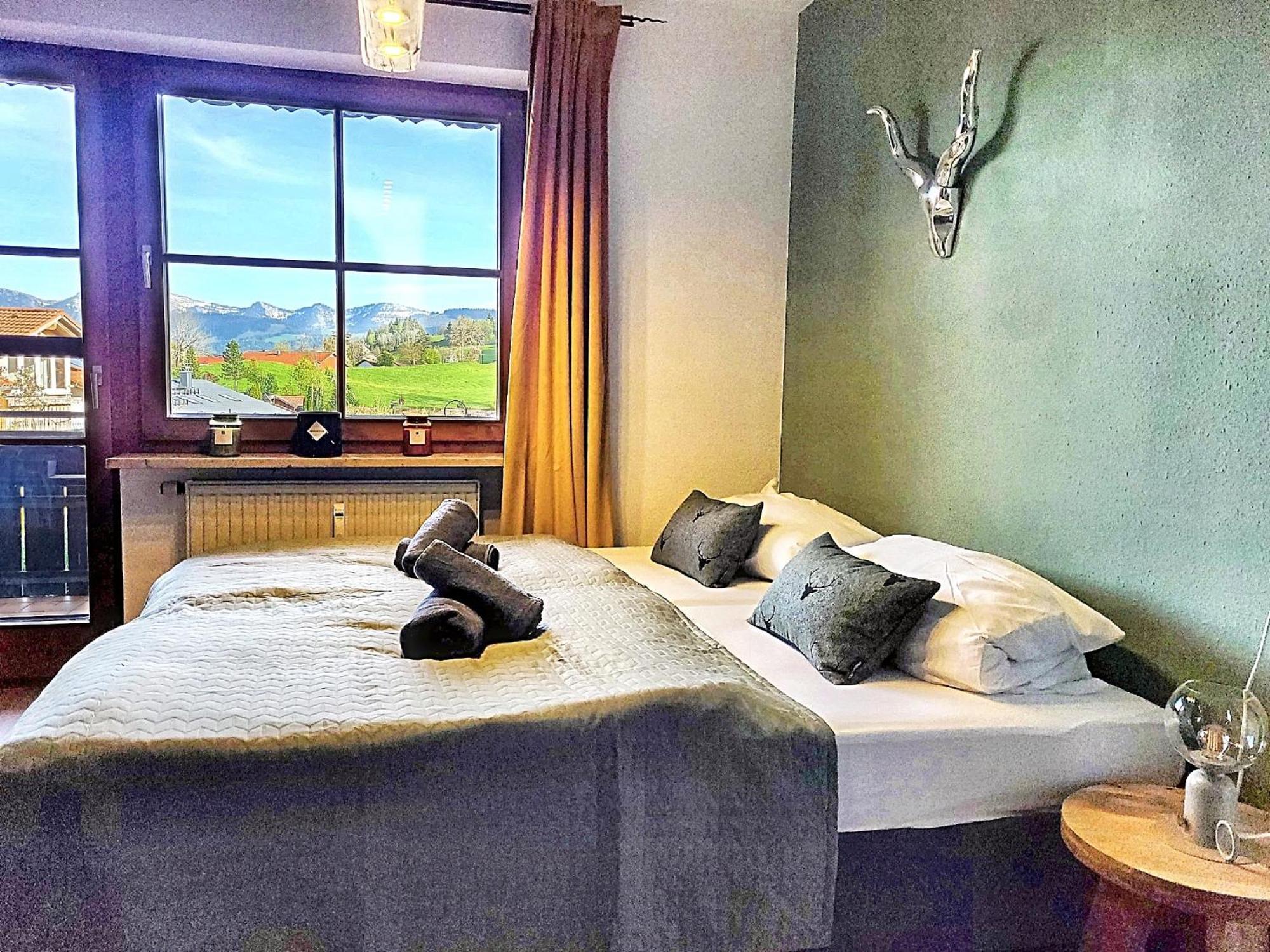 Lindners Hideaways - Bergnest Lodge - Bergblick Fewo 6 Pers Balkon Garten Hund Ski Unterkunft Luftkurort Oberreute Naehe Buchenegger Wasserfaelle Eistobel Bodensee Экстерьер фото